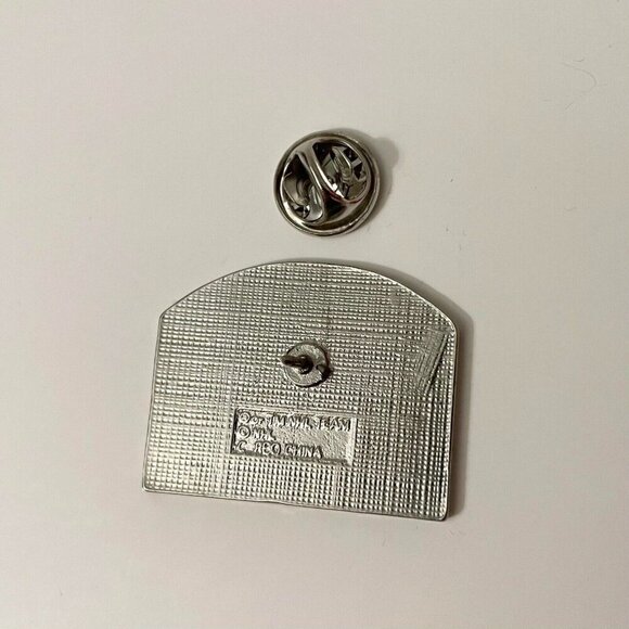 Toronto Maple Leafs vs Montreal Canadiens First Game Air Canada Centre NHL Pin - Picture 6 of 10